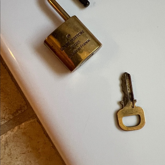 Louis Vuitton #333 - Picture 5 of 5